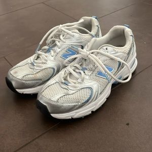 New balance, light gray and blue, size women’s six